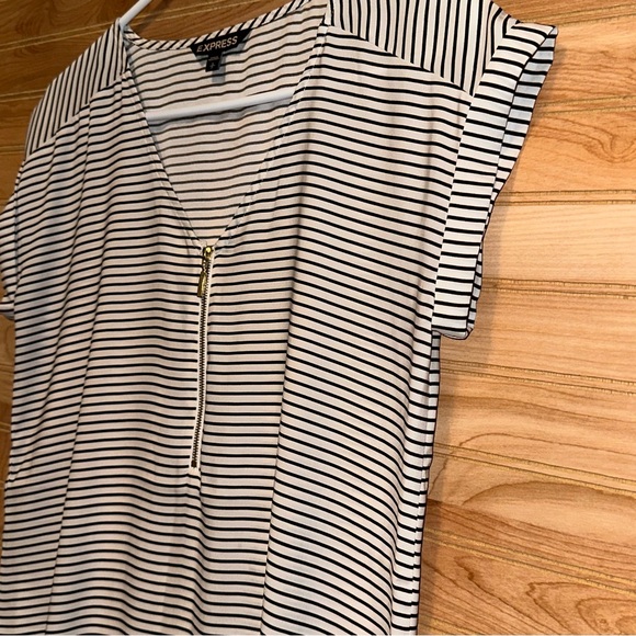 Express | Women's Striped V-Neck Blouse | Size S - Picture 6 of 7